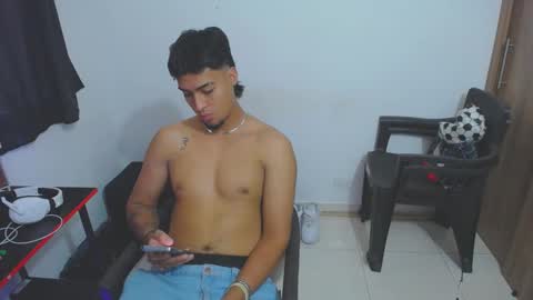 Snapshot of matias_bianco01 chatting on 03.10.25 matias online show from 03.10.25