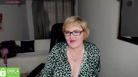 Snapshot of mature_blonde7 chatting on 01.03.25 Lana online show from 01.03.25