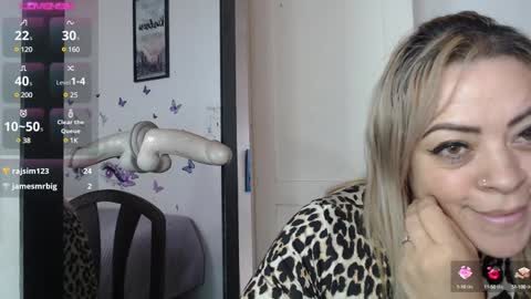 Snapshot of mature_liaa chatting on 01.28.25 Mature liaa online show from 01.28.25