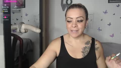 Snapshot of mature_liaa chatting on 02.14.25 Mature liaa online show from 02.14.25