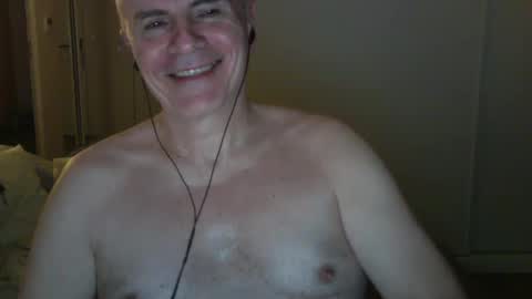 Snapshot of maturehotman chatting on 01.28.25 maturehotman online show from 01.28.25