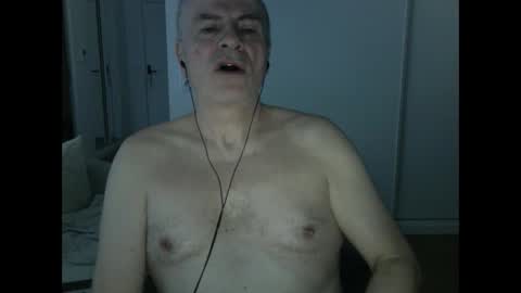 Snapshot of maturehotman chatting on 03.06.25 maturehotman online show from 03.06.25