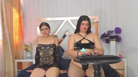 Snapshot of mavyandelizabeth chatting on 10.18.25 MavyANDElizabeth online show from 10.18.25