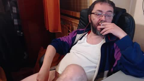 Snapshot of max818k chatting on 12.01.24 Max online show from 12.01.24