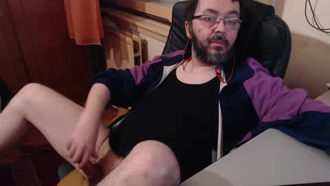 Snapshot of max818k chatting on 12.25.24 Max online show from 12.25.24