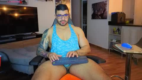 Snapshot of max_cooper17 chatting on 11.10.25 Max online show from 11.10.25