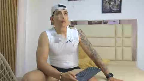 Snapshot of max_evanss_ chatting on 10.23.25 Max online show from 10.23.25