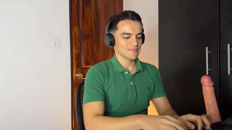 Snapshot of max_lancaster chatting on 12.28.24 Max Lancaster online show from 12.28.24