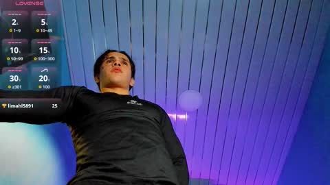 Snapshot of maximiliano_scoott_ chatting on 09.12.25 maximiliano_scoott_ online show from 09.12.25