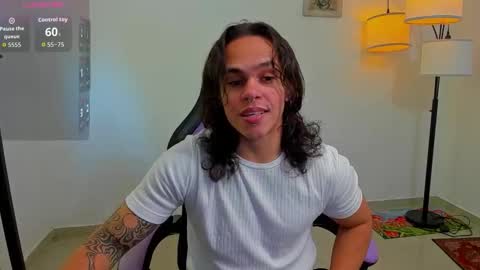 Snapshot of maximiliano_scoott_ chatting on 11.02.25 maximiliano_scoott_ online show from 11.02.25