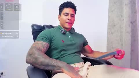 Snapshot of maximoscott_ chatting on 03.01.25 Maximoscott online show from 03.01.25