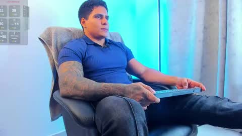 Snapshot of maximoscott_ chatting on 03.08.25 Maximoscott online show from 03.08.25