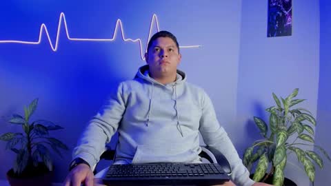 Snapshot of maximussteel_ chatting on 11.10.25 Maximus online show from 11.10.25