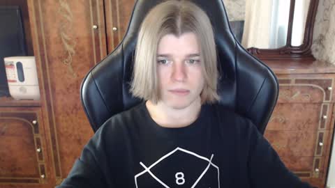 Snapshot of maxplay18 chatting on 02.02.25 Max online show from 02.02.25