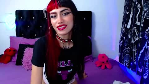 Snapshot of mayaredd chatting on 03.04.25 mayaredd online show from 03.04.25