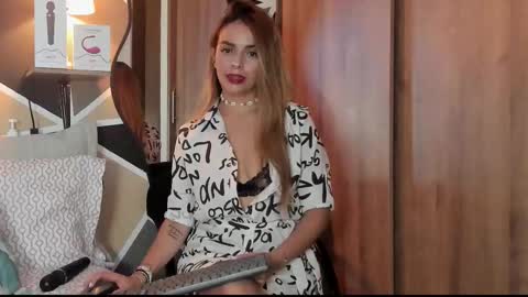 MaylinFox online show from 09.30.25