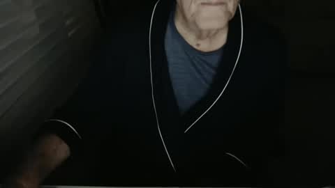 Snapshot of mbeastie chatting on 01.08.25 Beastie online show from 01.08.25