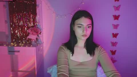 Snapshot of medina_andress chatting on 03.05.25 Dina online show from 03.05.25