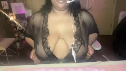 Snapshot of meetsouthernpeach chatting on 03.04.25 Southern Peach online show from 03.04.25