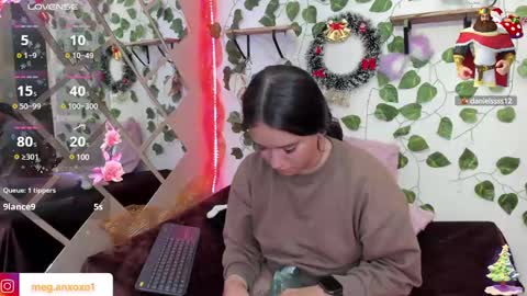 Snapshot of megan_xoxo1 chatting on 12.17.24 Megan online show from 12.17.24