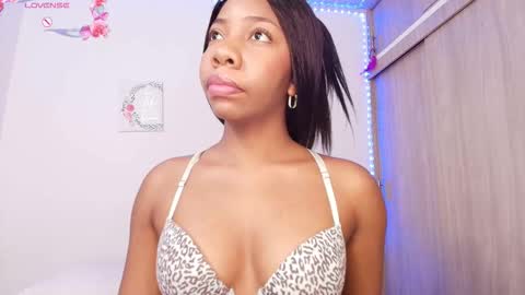 Snapshot of meganbarko chatting on 09.28.25 megan online show from 09.28.25