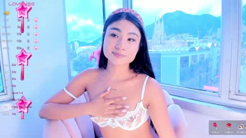 Snapshot of megann__sweet chatting on 12.22.24 Mara online show from 12.22.24