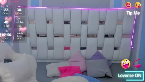 Snapshot of meganqueen2 chatting on 11.03.25 Megan Queen online show from 11.03.25