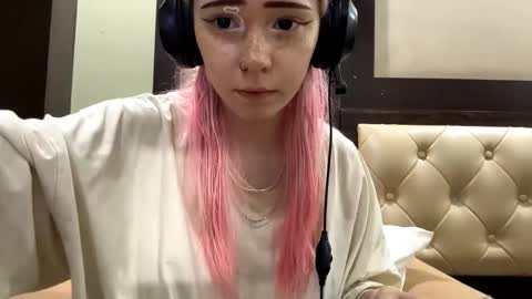 Snapshot of megansavells chatting on 11.17.25 Hellas online show from 11.17.25