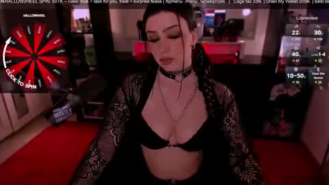 Snapshot of melanielipps chatting on 10.31.25 Melanie  online show from 10.31.25