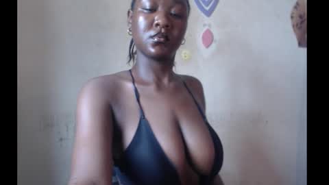 Snapshot of melanin_coco chatting on 09.21.25 Bene online show from 09.21.25