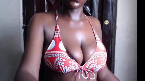 Snapshot of melanin_coco chatting on 10.02.25 Bene online show from 10.02.25