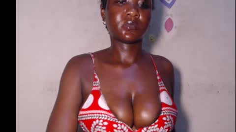 Snapshot of melanin_coco chatting on 10.11.25 Bene online show from 10.11.25