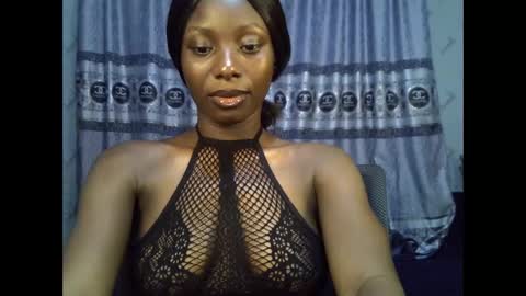 Snapshot of melanine_floral chatting on 01.12.25 Praiz online show from 01.12.25