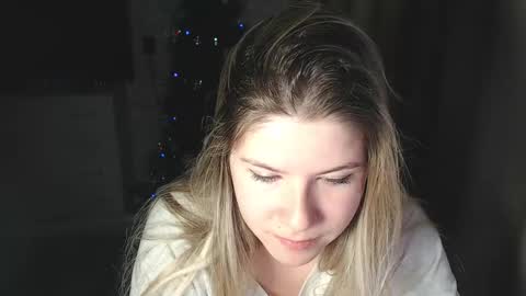 Snapshot of melissa__ray chatting on 12.26.24 Melissa Ray online show from 12.26.24
