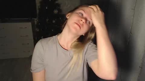 Snapshot of melissa__ray chatting on 01.22.25 Melissa Ray online show from 01.22.25