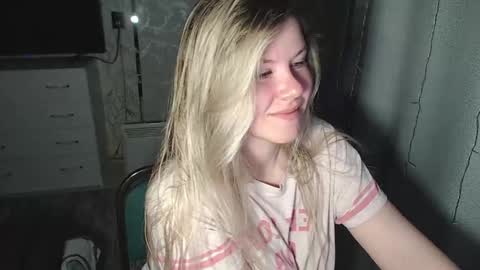 Snapshot of melissa__ray chatting on 02.01.25 Melissa Ray online show from 02.01.25