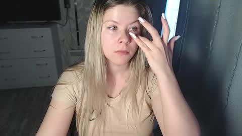 Snapshot of melissa__ray chatting on 02.05.25 Melissa Ray online show from 02.05.25