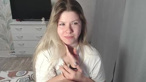 Snapshot of melissa__ray chatting on 02.14.25 Melissa Ray online show from 02.14.25