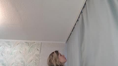 Snapshot of melissa__ray chatting on 03.07.25 Melissa Ray online show from 03.07.25