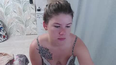 Snapshot of melissa__ray chatting on 09.17.25 Melissa Ray online show from 09.17.25