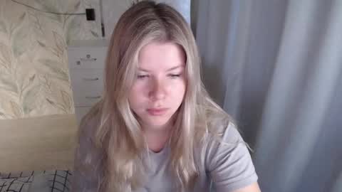 Snapshot of melissa__ray chatting on 10.06.25 Melissa Ray online show from 10.06.25