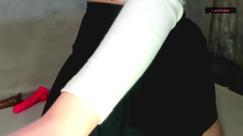 Snapshot of melmooon chatting on 12.21.24 MelMooon online show from 12.21.24