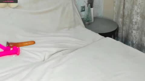 Snapshot of melmooon chatting on 01.22.25 MelMooon online show from 01.22.25