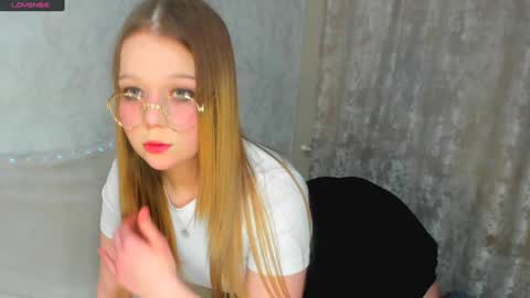 Snapshot of melmooon chatting on 01.27.25 MelMooon online show from 01.27.25