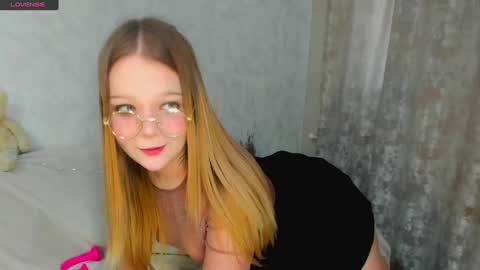 Snapshot of melmooon chatting on 01.30.25 MelMooon online show from 01.30.25