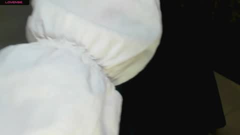 Snapshot of melmooon chatting on 02.01.25 MelMooon online show from 02.01.25