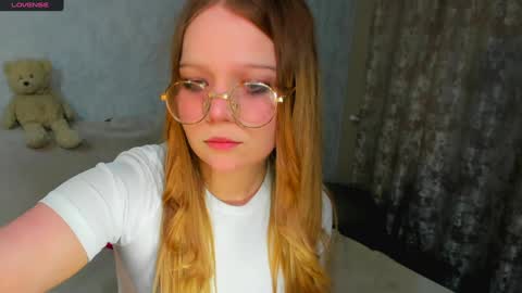 Snapshot of melmooon chatting on 02.01.25 MelMooon online show from 02.01.25