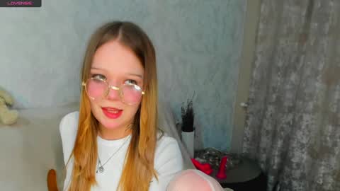 Snapshot of melmooon chatting on 02.03.25 MelMooon online show from 02.03.25