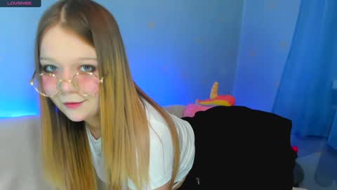 Snapshot of melmooon chatting on 02.08.25 MelMooon online show from 02.08.25