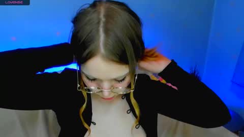 Snapshot of melmooon chatting on 02.16.25 MelMooon online show from 02.16.25